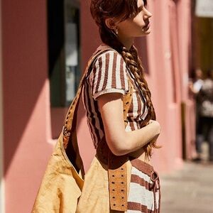 🌟NWT🌟 FP Beacon Bucket Sling Bag